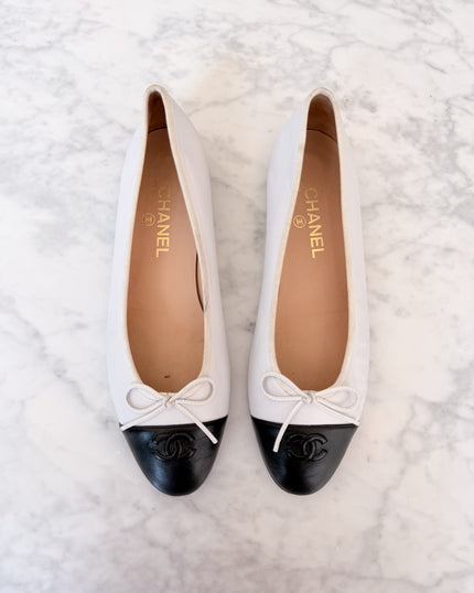Chanel White Leather Black CC Cap Toe Ballet Flats (41.5)