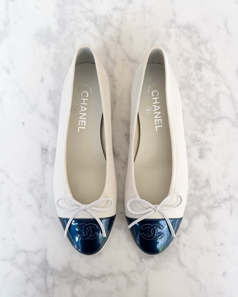 BRAND NEW Chanel Two-Tone White Leather & Patent Blue Toe Ballet Flats (38.5)