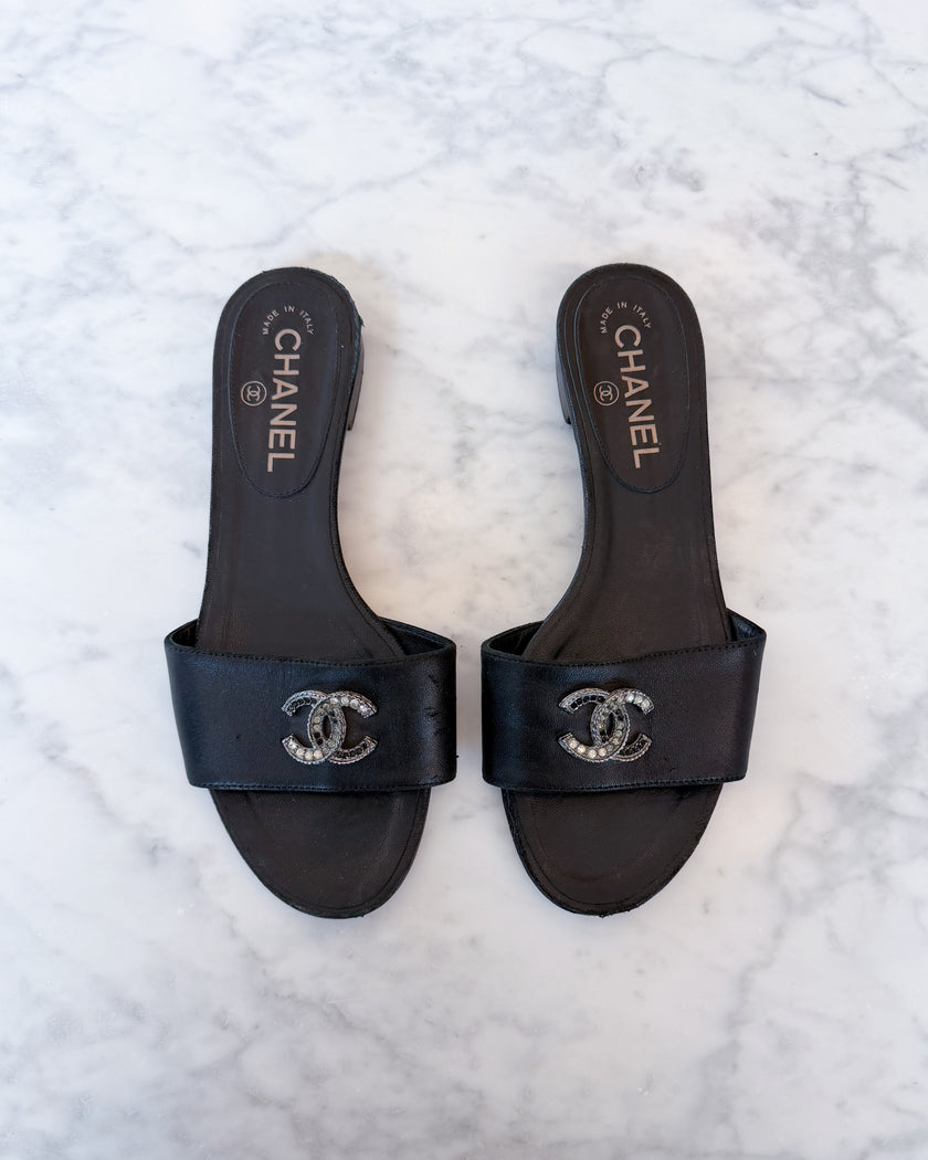 Chanel Black Leather Crystal CC Slide Sandals (37)