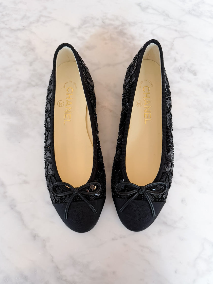 BRAND NEW Chanel 2025 Black Beaded & Sequin Camellia CC Ballet Flats (36.5) – VERY RARE