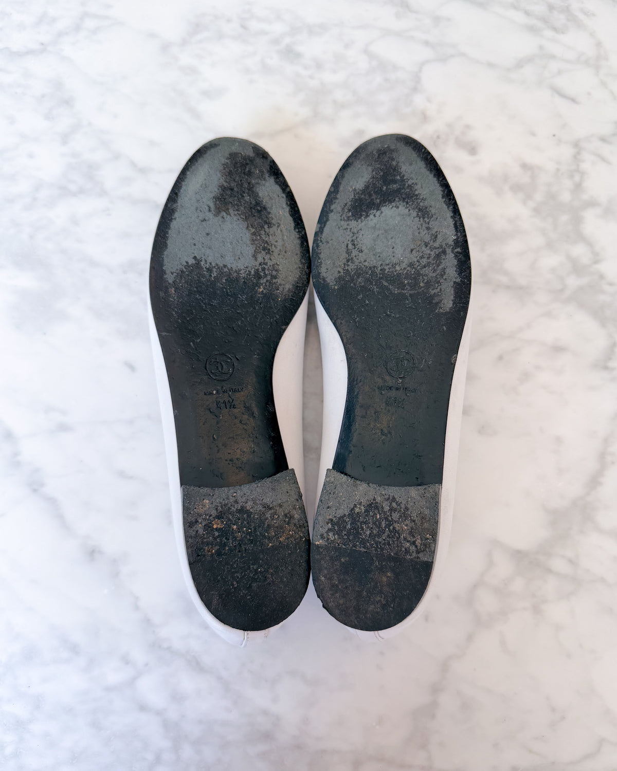Chanel White Leather Black CC Cap Toe Ballet Flats (41.5)