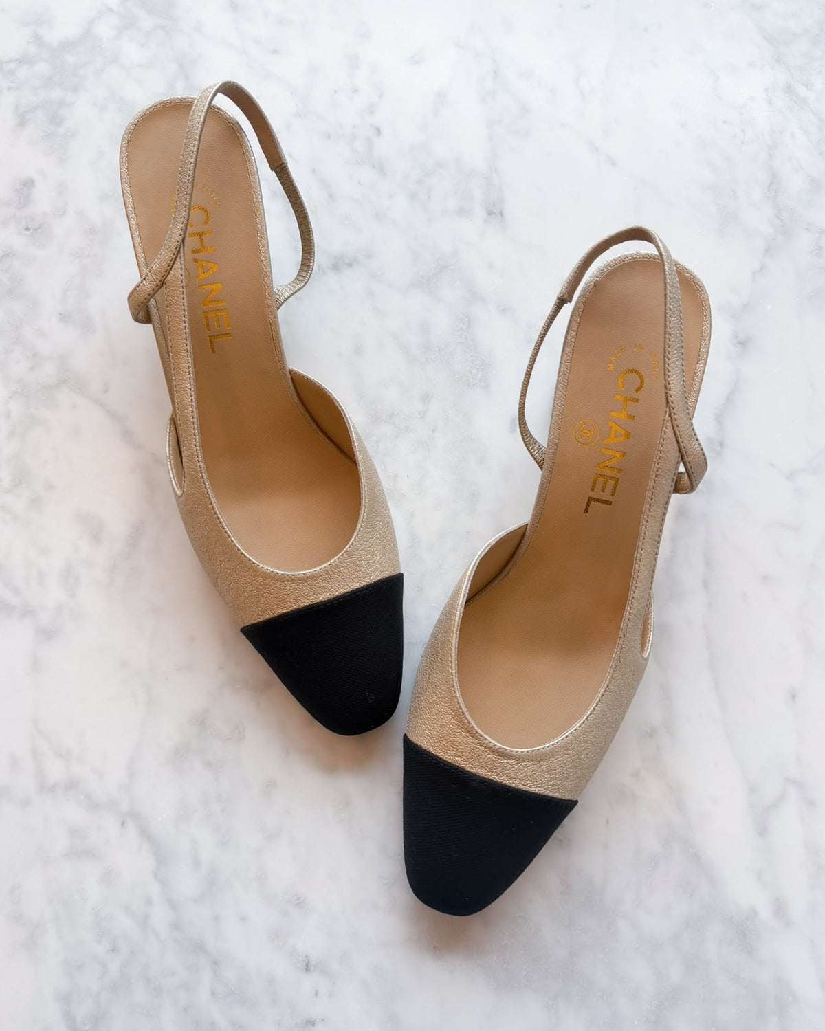 BRAND NEW Chanel Champagne Shimmer & Black Cap-Toe Slingback Pumps (38.5)