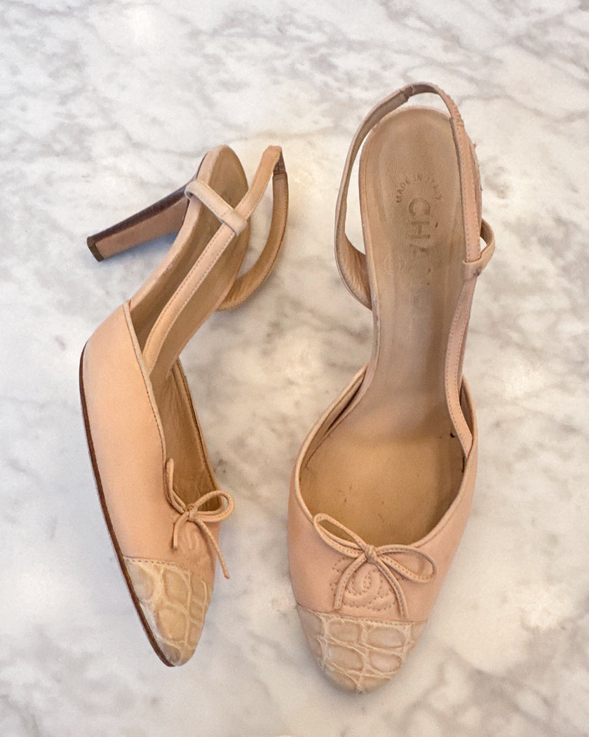 Chanel CC Bow Powder Pink Crocodile Leather Pumps (37)