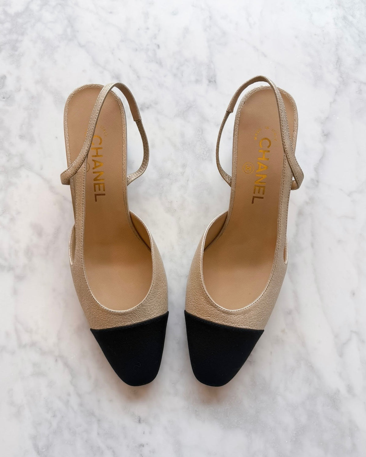 BRAND NEW Chanel Champagne Shimmer & Black Cap-Toe Slingback Pumps (38.5)
