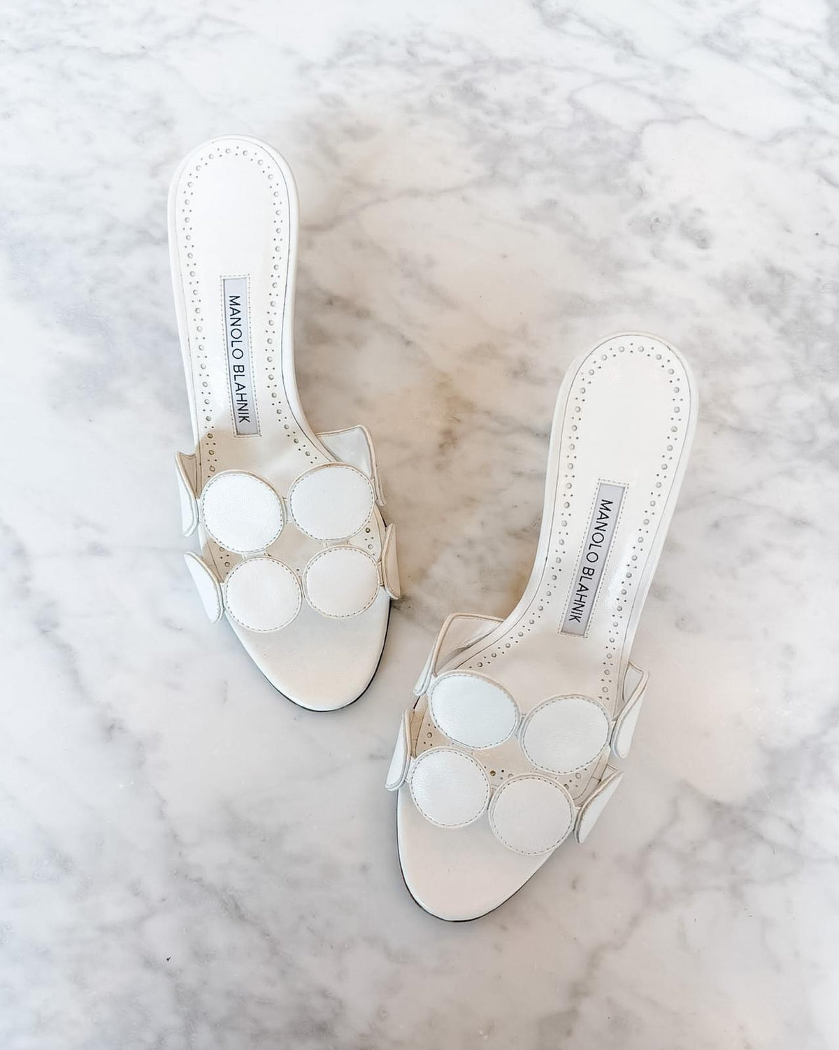 Manolo Blahnik Haribalmu White Leather Bridal Mules £765 (36)