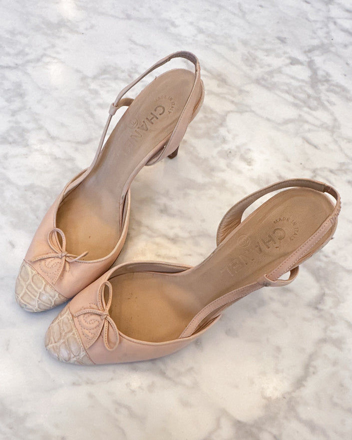 Chanel CC Bow Powder Pink Crocodile Leather Pumps (37)