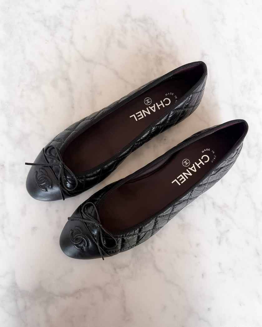 BRAND NEW Chanel Black Quilted Fabric Ballet Flats (38)