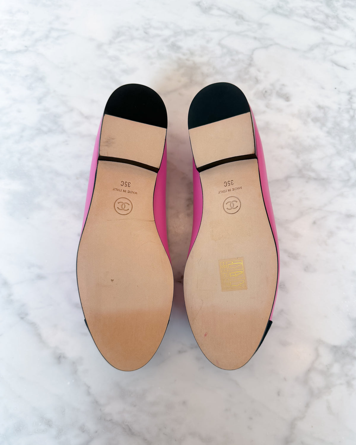 UNWORN Chanel Bubblegum Pink Black CC Cap Toe Ballet Flats (35) - VERY RARE