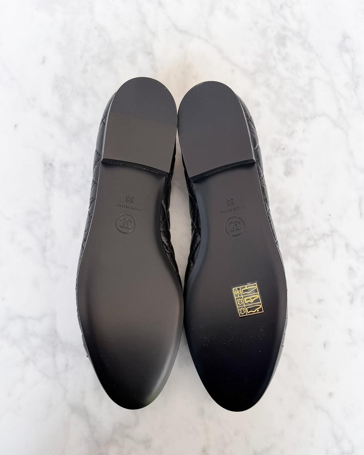 BRAND NEW Chanel Black Quilted Fabric Ballet Flats (38)