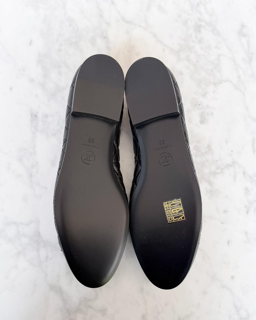 BRAND NEW Chanel Black Quilted Fabric Ballet Flats (38)