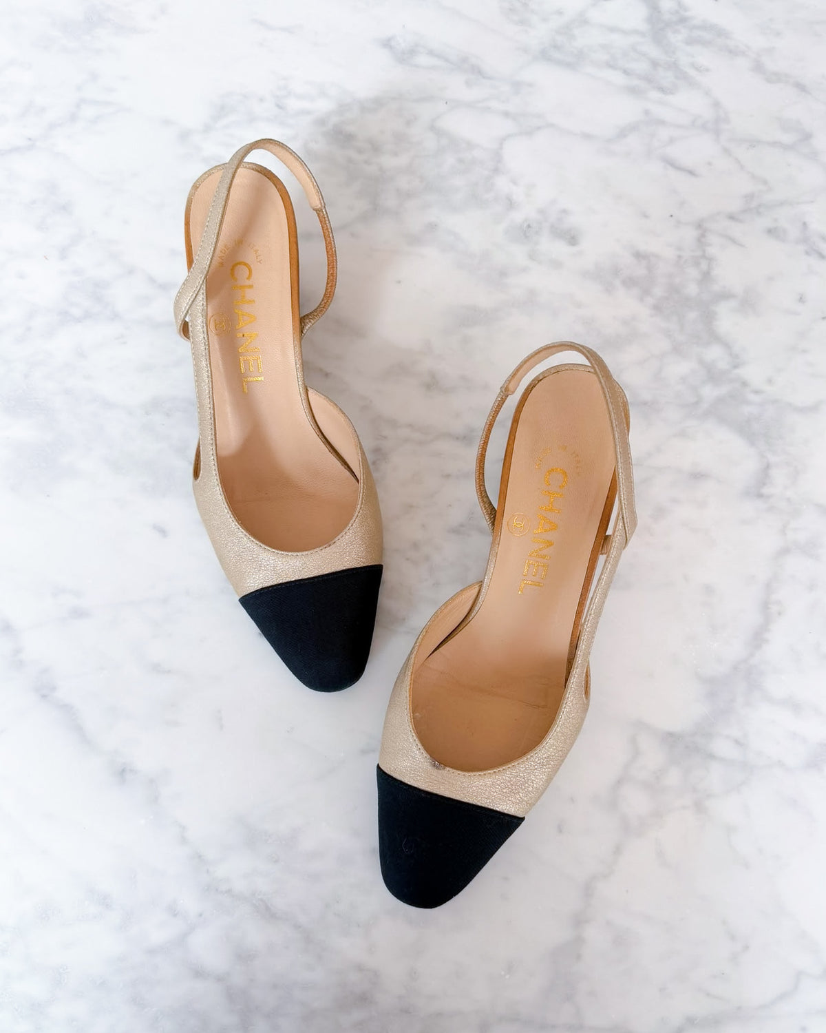 Chanel Gold Champagne Black Cap Toe Slingback Heels (35)