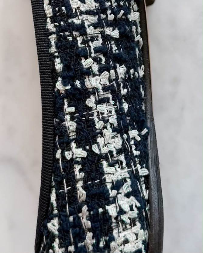 Chanel Navy Blue and White Tweed & Sparkly Thread CC Ballet Flats (39)
