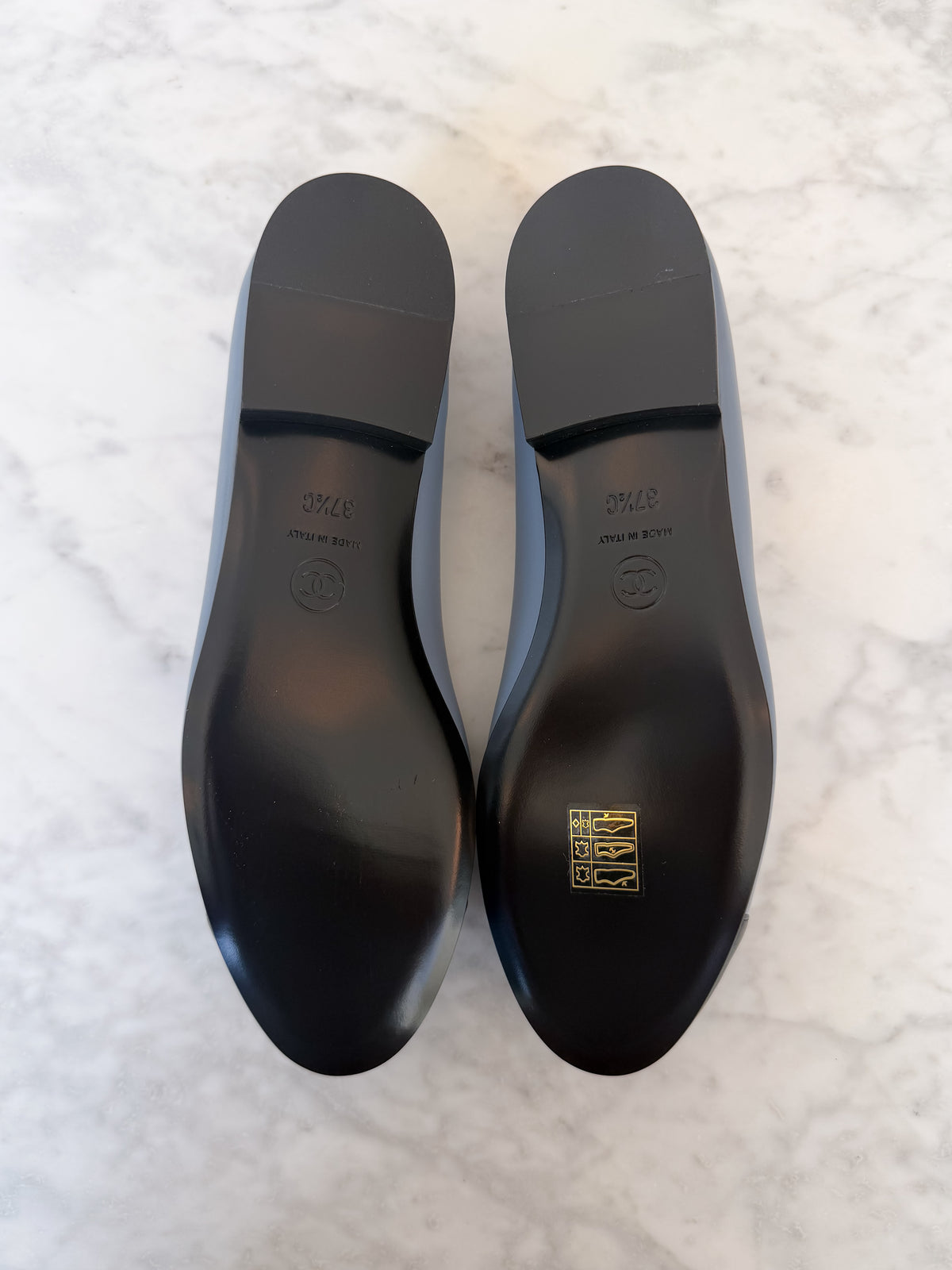 UNWORN Chanel Powder Blue Two-Tone CC Ballet Flats (37.5)