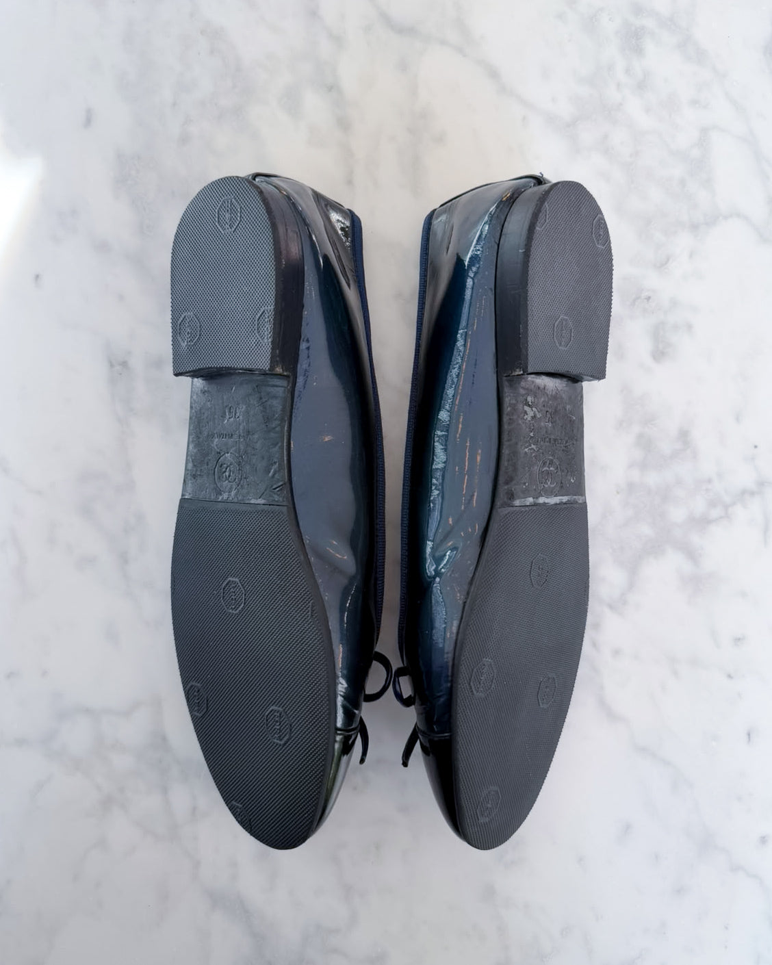Chanel Midnight Blue Patent CC Ballet Flats (35)