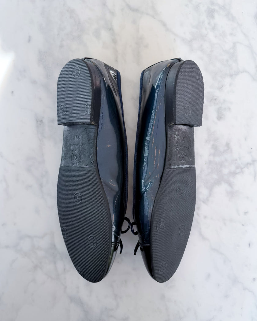 Chanel Midnight Blue Patent CC Ballet Flats (35)