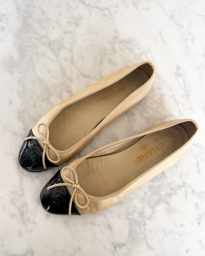 Chanel Champagne Metallic & Black Patent Cap-Toe Ballet Flats (37)