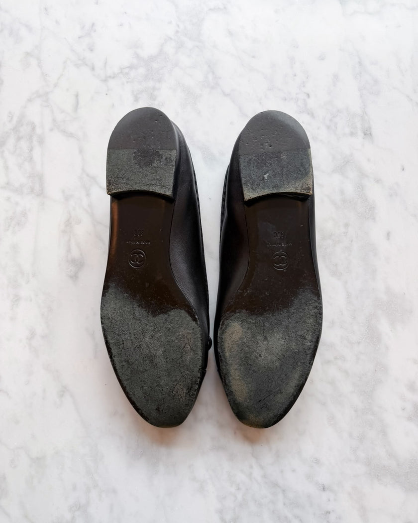Chanel Black Leather Patent Cap Toe CC Ballet Flats (39)