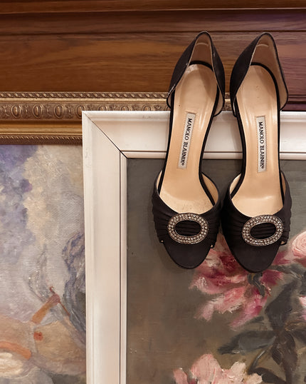 Manolo Blahnik Sedaraby Pumps in Black (37.5)