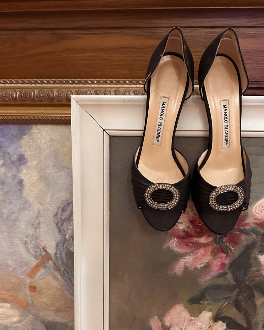 Manolo Blahnik Sedaraby Pumps in Black (37.5)