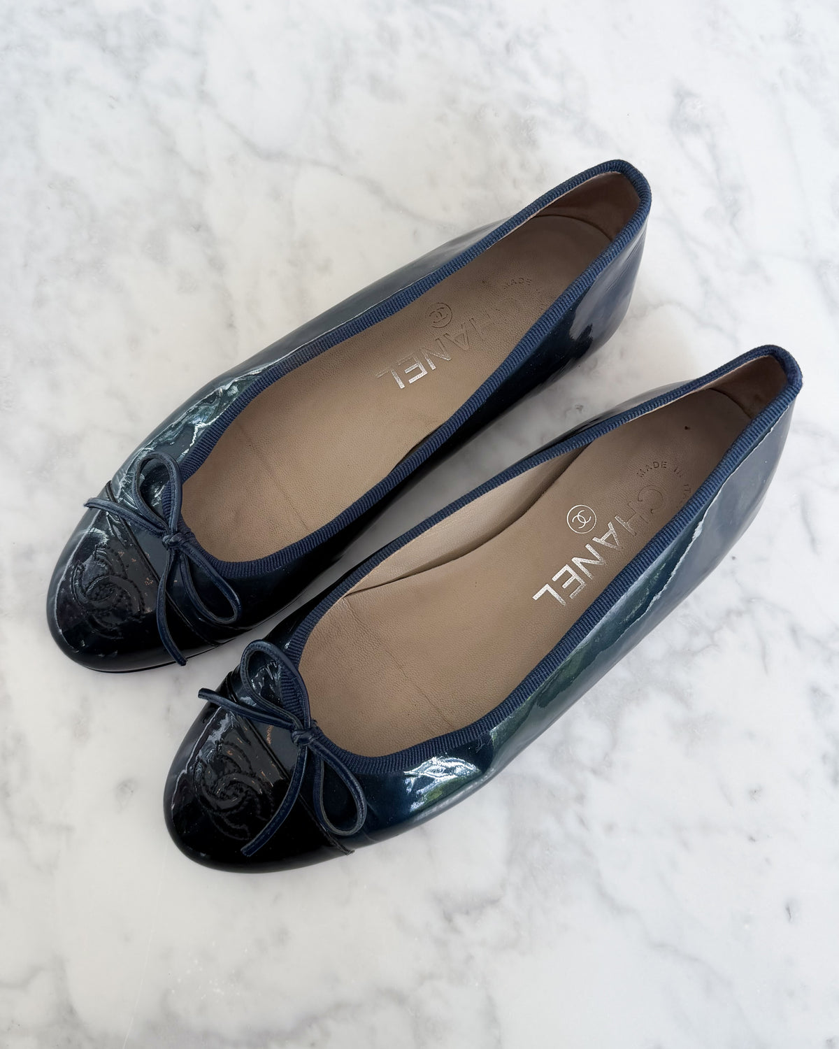 Chanel Midnight Blue Patent CC Ballet Flats (35)