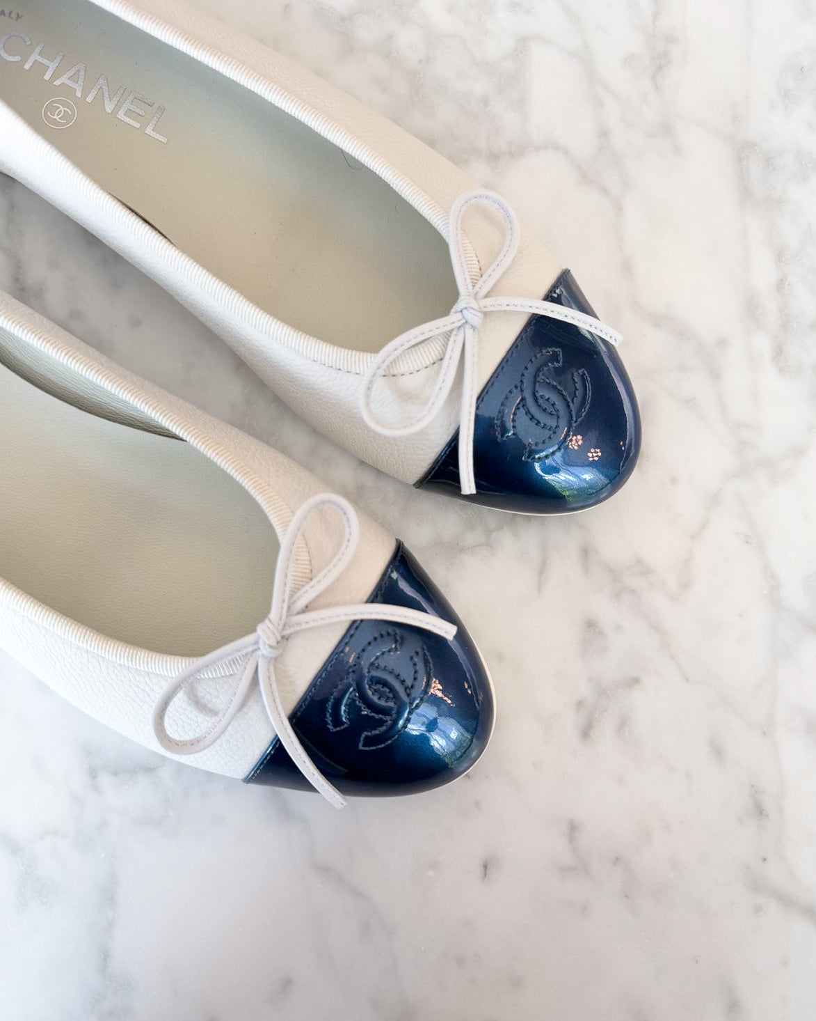 BRAND NEW Chanel Two-Tone White Leather & Patent Blue Toe Ballet Flats (38.5)