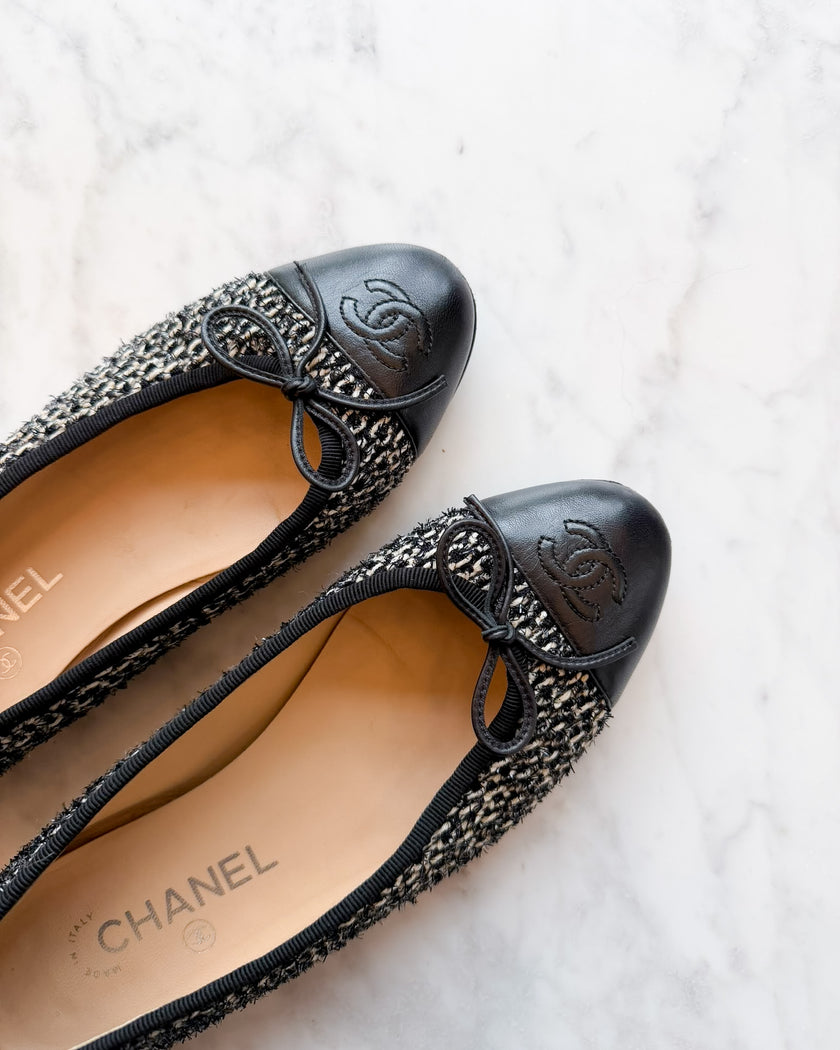 Chanel Black & White Woven Tweed Ballet Flats (37.5)